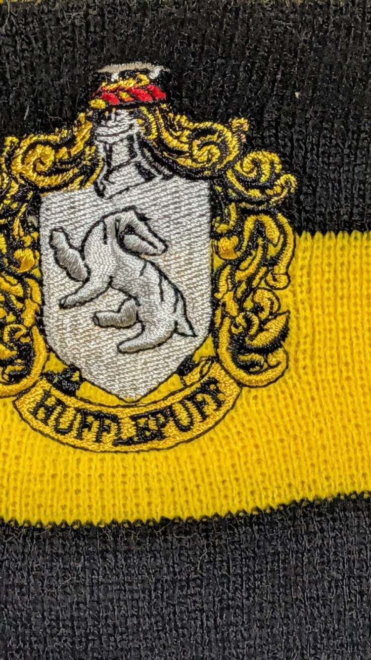 Harry Potter Hufflepuff House Scarf 60 in Long - Picture 2 of 3